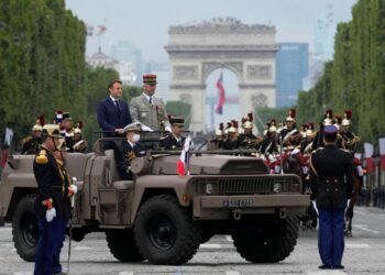 Défilé militaire à Paris pour le 14 Juillet