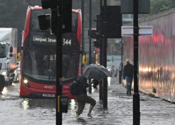 Des pluies torrentielles entraînent des inondations à Londres