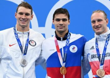 Rylov réussit le doublé 100 m/200 m dos, Murphy suspicieux
