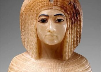 Couvercle d’un vase canope de Kiya