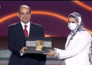 Al-Sissi honore les responsables et bénévoles du projet “Vie Décente”