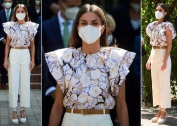 Letizia estivale, elle inaugure un top d’une marque inédite dans son dressing