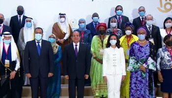 photo-souvenir d’Al-Sissi avec les représentants des pays de l’OCI