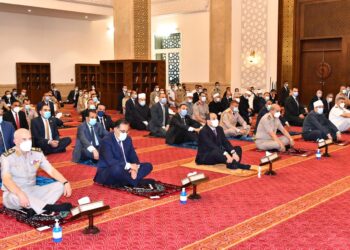 Le Président Al-Sissi accomplit la prière de l’Aïd Al-Adha à la Nouvelle Alamein