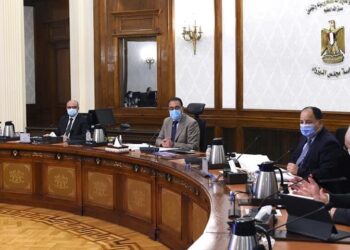 Madbouli suit les efforts visant à développer le “système d’alimentation scolaire