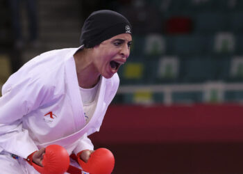 Sobhi félicite Ferial Achraf pour la médaille d’or en karaté