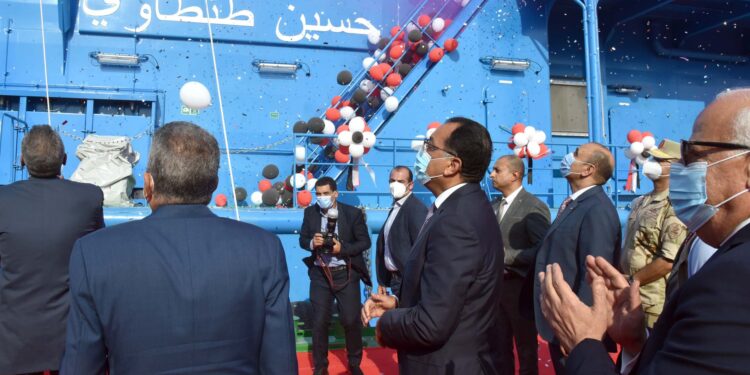 Le Canal de Suez une artère clé : Baptême de la drague Tantawi 2 - Le Progrès Egyptien Le Canal de Suez une artère clé : Baptême de la drague Tantawi 1 - Le Progrès Egyptien