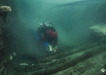 Céramiques et fruits antiques retrouvés dans la cité engloutie d’Héracléion