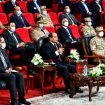 Tournée du Président dans la nouvelle cité d’industries alimentaires “Silo Foods”. 5 - Le Progrès Egyptien