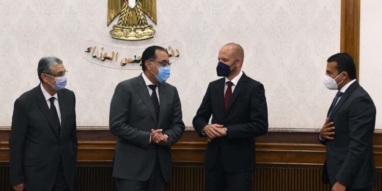 Madbouli et Siemens examinent le développement de l'industrie de l'hydrogène vert en Egypte 2 - Le Progrès Egyptien Madbouli et Siemens examinent le développement de l'industrie de l'hydrogène vert en Egypte 1 - Le Progrès Egyptien