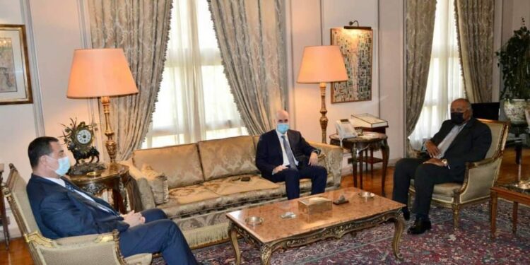 Choucri discute avec le conseiller du président palestinien du statuquo à Jérusalem 1 - Le Progrès Egyptien