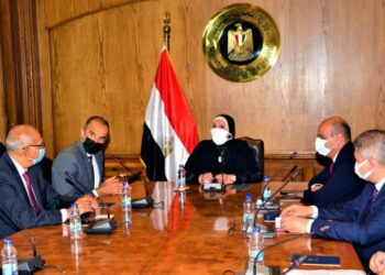 Localiser l’industrie automobile et alimentaire