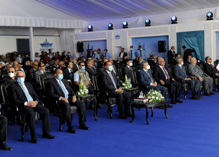 Madbouli hisse le drapeau d’Egypte sur la drague “Hussein Tantaoui”