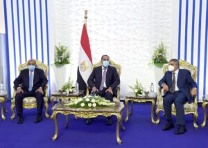 Madbouli hisse le drapeau d'Egypte sur la drague "Hussein Tantaoui" 2 - Le Progrès Egyptien Madbouli hisse le drapeau d'Egypte sur la drague "Hussein Tantaoui" 1 - Le Progrès Egyptien