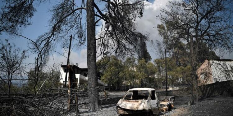 Incendies en Grèce : 16 personnes hospitalisées 1 - Le Progrès Egyptien