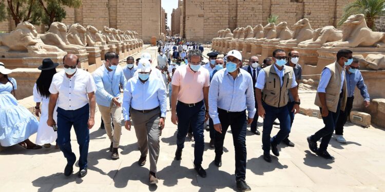 Le premier ministre inspecte les travaux de l’Allée des béliers 1 - Le Progrès Egyptien