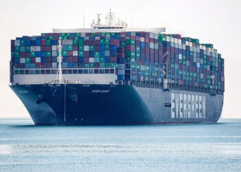 “Ever Given” traverse à nouveau le Canal de Suez