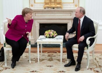 Ultime visite de Merkel à Poutine en pleine crise afghane