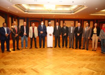 L’insigne de Dar Al-Tahrir décerné à l’ambassadeur d’Oman au Caire