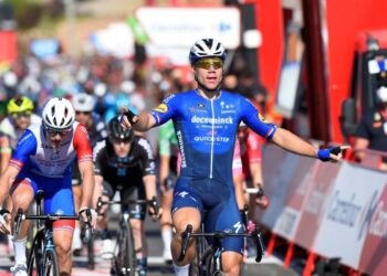 Vuelta : Jakobsen le revenant remporte la 4e étape