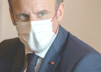 France : Macron confirme une 3e dose de vaccin “pour les plus âgés”