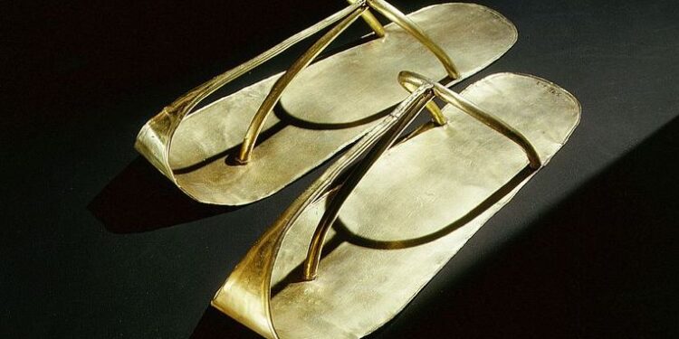 Les sandales d’or de Sheshonq 2 - Le Progrès Egyptien Les sandales d’or de Sheshonq 1 - Le Progrès Egyptien