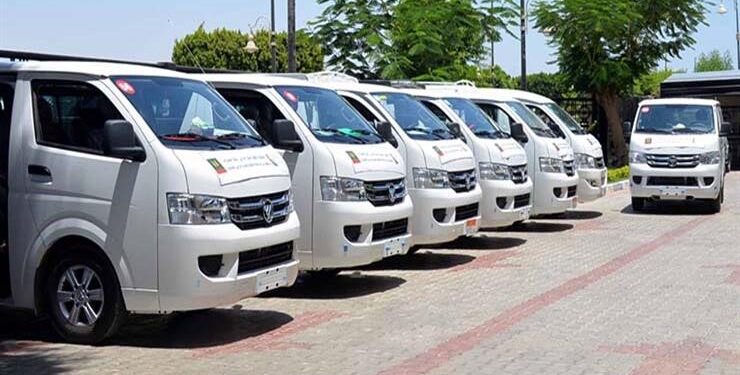 Remise du 1er microbus fonctionnant au gaz naturel 1 - Le Progrès Egyptien