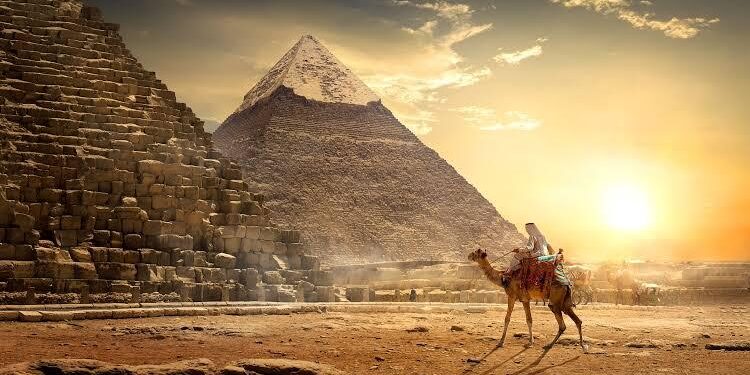Daily Mail : La Grande pyramide et le temple de Louxor parmi les 50 plus beaux bâtiments du monde 1 - Le Progrès Egyptien