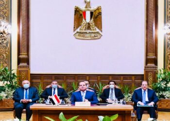 LEAD: La déclaration finale du sommet égypto-jordano-palestinien soutient le peuple palestinien et ses droits