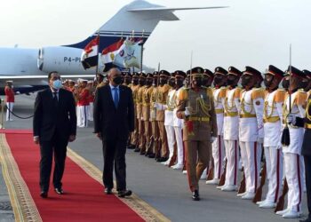 Aéroport du Caire : Madbouli reçoit son homologue jordanien