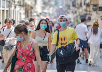 Comment la 4e vague de Covid-19 s’est propagée en Europe cet été