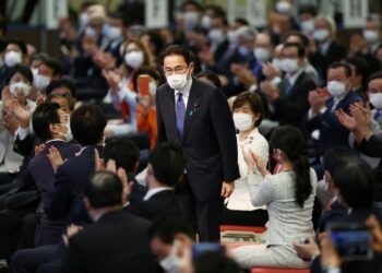 Japon : Fumio Kishida élu à la tête du parti au pouvoir