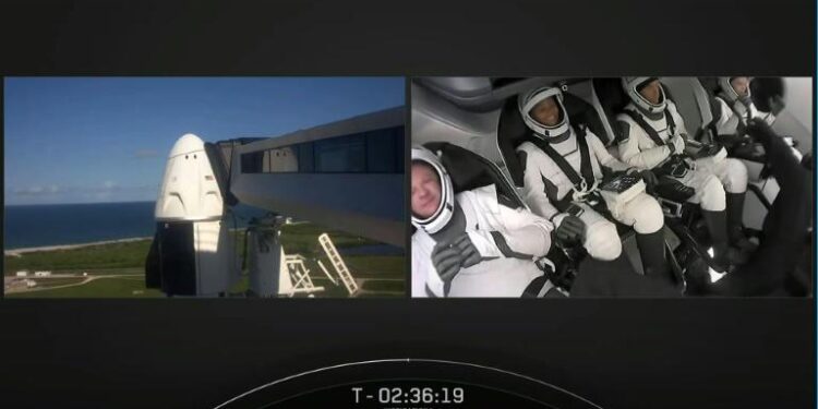 Les touristes spatiaux US passent leur première journée en orbite 2 - Le Progrès Egyptien Les touristes spatiaux US passent leur première journée en orbite 1 - Le Progrès Egyptien