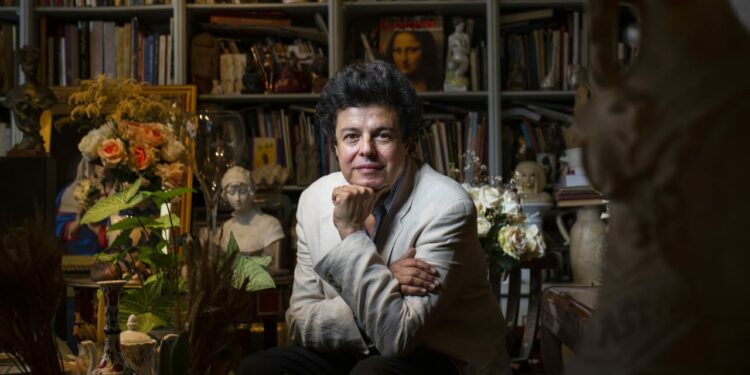 Inès Abdel Dayem inaugure l’exposition de Farid Fadel 2 - Le Progrès Egyptien Inès Abdel Dayem inaugure l’exposition de Farid Fadel 1 - Le Progrès Egyptien