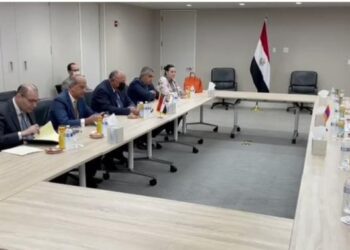 Le ministre des AE se réunit avec son homologue arménien