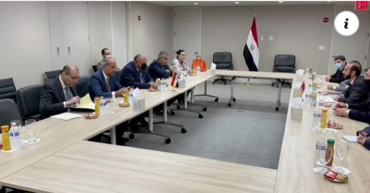 Le ministre des AE se réunit avec son homologue arménien 1 - Le Progrès Egyptien