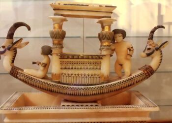La barque d’albâtre de Toutankhamon
