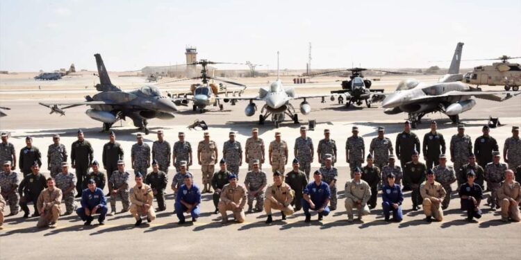 Le ministre de la Défense assiste à plusieurs activités de l'exercice "Bright Star 2021" 2 - Le Progrès Egyptien Le ministre de la Défense assiste à plusieurs activités de l'exercice "Bright Star 2021" 1 - Le Progrès Egyptien