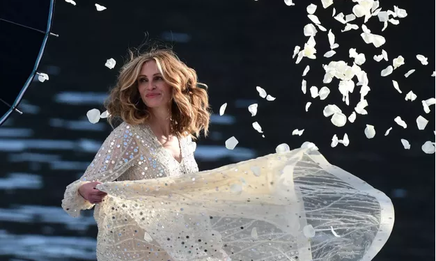 Julia Roberts, époustouflante en plein Paris 1 - Le Progrès Egyptien