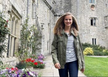 Leonor d’Espagne radieuse dans la même école