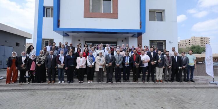 L’Autorité des médicaments honore les travailleurs distingués 1 - Le Progrès Egyptien