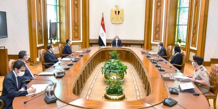 Al-Sissi suit le développement de l'industrie pétrolière 2 - Le Progrès Egyptien Al-Sissi suit le développement de l'industrie pétrolière 1 - Le Progrès Egyptien