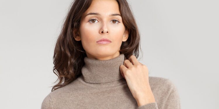 Le pull, roi de la mode de l’hiver 2021 2 - Le Progrès Egyptien Le pull, roi de la mode de l’hiver 2021 1 - Le Progrès Egyptien