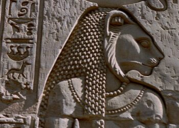 La déesse Sekhmet sur les murs  du temple de Kôm Ombo