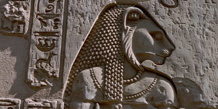 La déesse Sekhmet sur les murs du temple de Kôm Ombo 1 - Le Progrès Egyptien