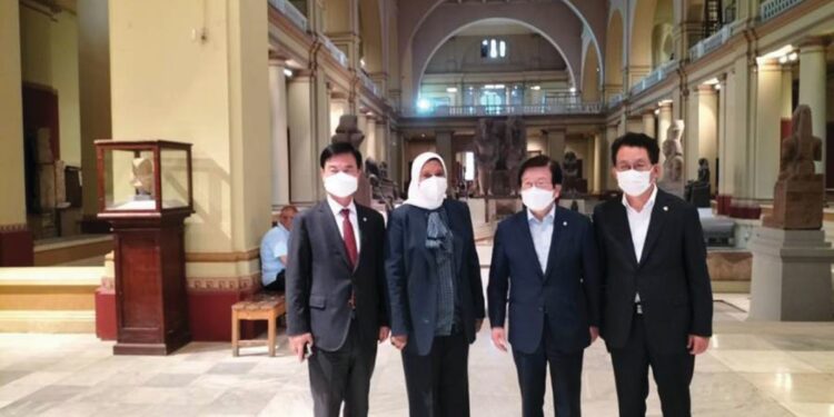 Musée égyptien : Le président de l’Assemblée sud-coréenne fasciné par les antiquités 1 - Le Progrès Egyptien