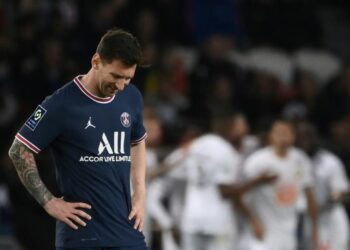 4 Sports L1 : Messi remplacé à la mi-temps de PSG-Lille “par précaution”