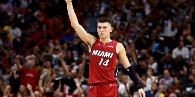 NBA : Miami gifle Milwaukee, Curry écœure les Clippers 2 - Le Progrès Egyptien NBA : Miami gifle Milwaukee, Curry écœure les Clippers 1 - Le Progrès Egyptien