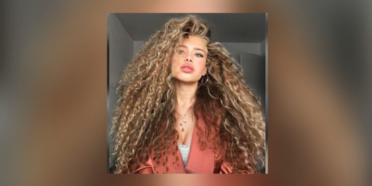 Cheveux bouclés : Les 8 erreurs à éviter ! 2 - Le Progrès Egyptien Cheveux bouclés : Les 8 erreurs à éviter ! 1 - Le Progrès Egyptien