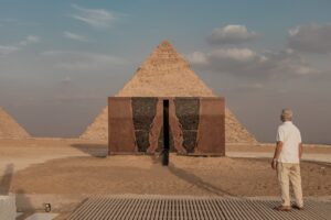 “Forever is now” lorsque l’Histoire et l’art contemporain se croisent au pied des Pyramides 8 - Le Progrès Egyptien “Forever is now” lorsque l’Histoire et l’art contemporain se croisent au pied des Pyramides 7 - Le Progrès Egyptien